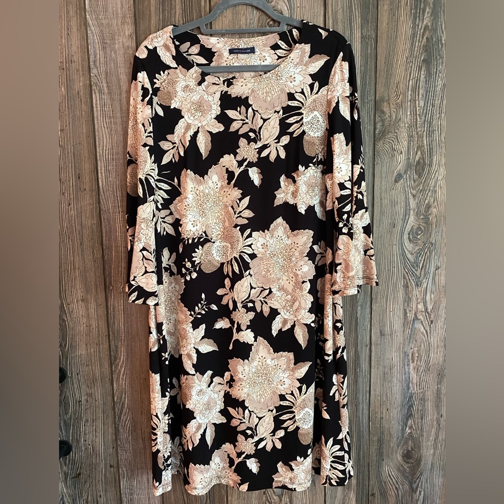 Tommy Hilfiger Black Floral print 3/4 flared sleeve size 12